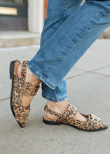 Load image into Gallery viewer, Grillo Slingback Flats - Leopard
