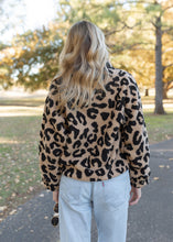 Load image into Gallery viewer, Kenzie Leopard Pattern Sherpa Jacket
