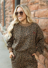 Load image into Gallery viewer, Washed Leopard Sweatshirt &amp; Sweatpants Set
