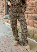 Load image into Gallery viewer, Washed Leopard Sweatshirt &amp; Sweatpants Set
