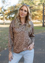 Load image into Gallery viewer, Wild Side Everyday Leopard Pullover
