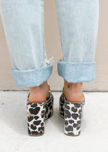 Load image into Gallery viewer, Ilaria Leopard Distressed Wedge
