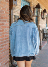 Load image into Gallery viewer, Levi Medium Wash Denim Jacket
