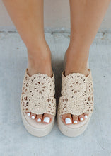 Load image into Gallery viewer, Errands Raffia Espadrille Platform Sandal
