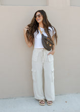 Load image into Gallery viewer, Maya Linen Utility Cargo Pants - Natural
