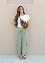 Load image into Gallery viewer, Maya Linen Utility Cargo Pants - Olive
