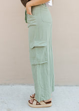 Load image into Gallery viewer, Maya Linen Utility Cargo Pants - Olive
