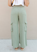 Load image into Gallery viewer, Maya Linen Utility Cargo Pants - Olive
