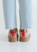 Load image into Gallery viewer, Isaac Sherpa Platform Slippers - Toffee
