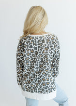 Load image into Gallery viewer, Mendy Leopard Print Sweatshirt
