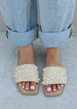 Load image into Gallery viewer, Engine Natural Raffia &amp; Pearl Sandal
