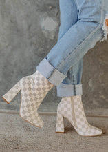 Load image into Gallery viewer, Victory Check Booties - Cream
